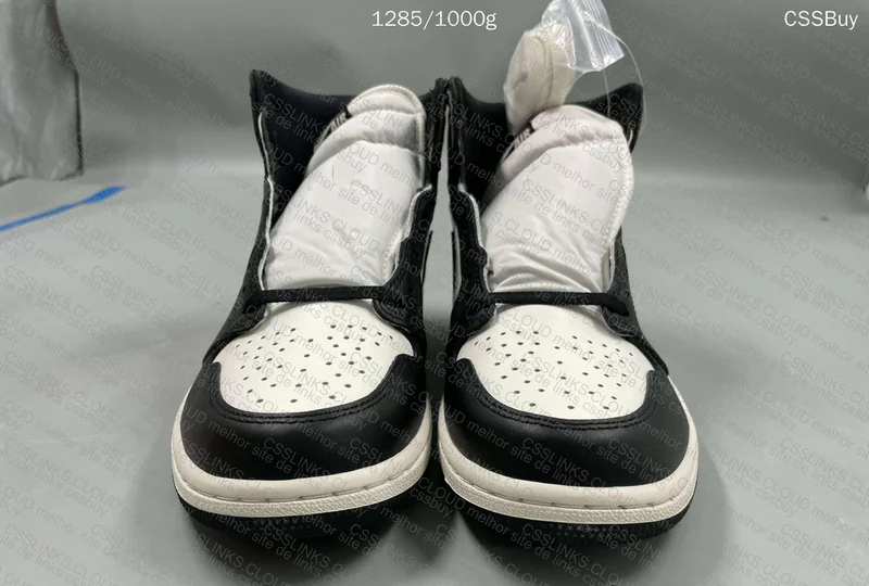Air Jordan 1 Dark Mocha 3