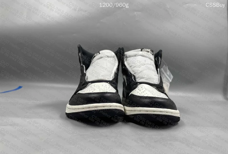Air Jordan 1 Dark Mocha 2