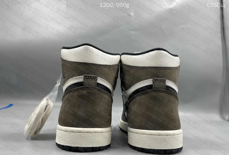 Air Jordan 1 Dark Mocha 3