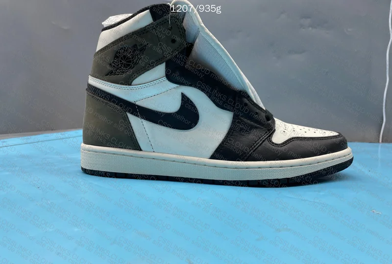 Air Jordan 1 Dark Mocha 7