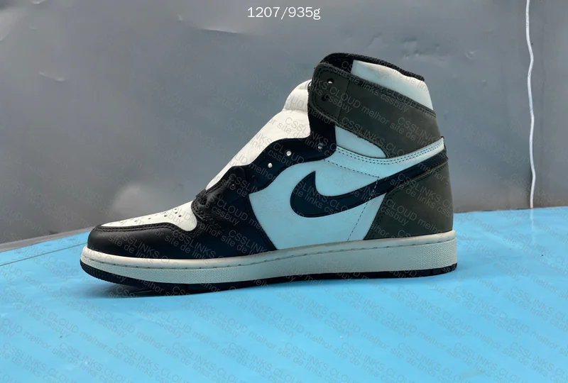 Air Jordan 1 Dark Mocha 8