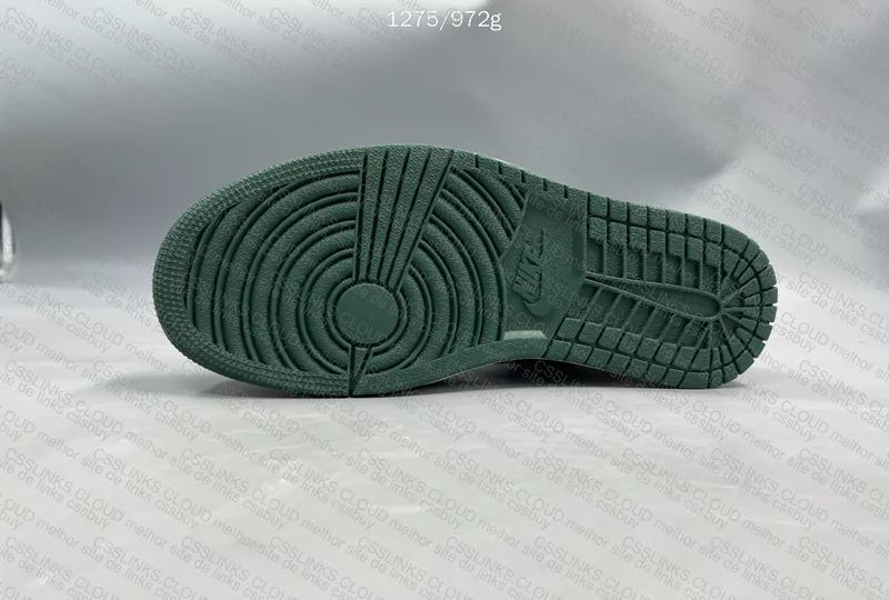 Air Jordan 1 Green Toe 4