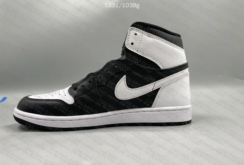 Air Jordan 1 High Black/White 4