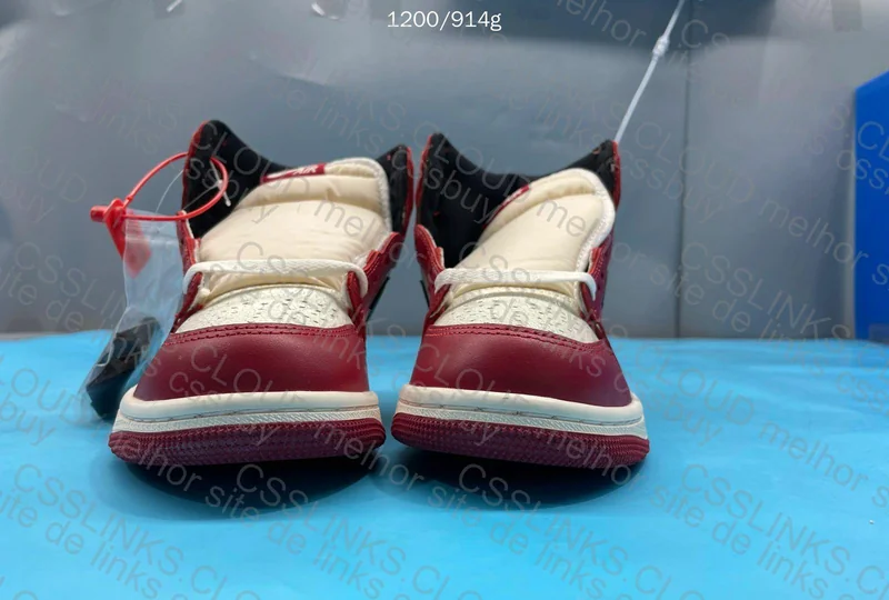 Air Jordan 1 High Chicago Lost and Found 5