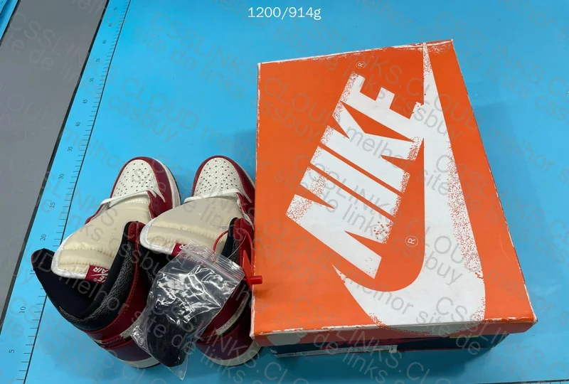 Air Jordan 1 High Chicago Lost and Found 7
