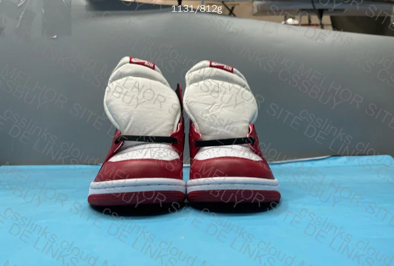 Air Jordan 1 High OG Chicago 7