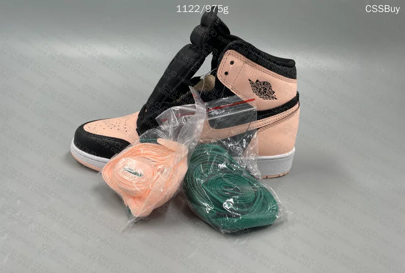 Air Jordan 1 High OG Crimson Tint 4