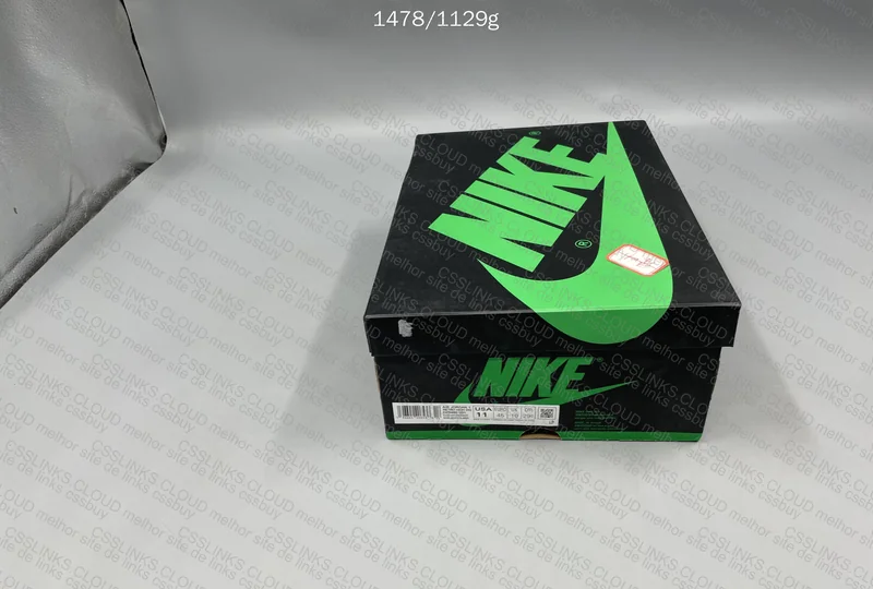 Air Jordan 1 High OG Lucky Green 10