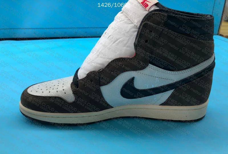 Air Jordan 1 High Travis Scott 5