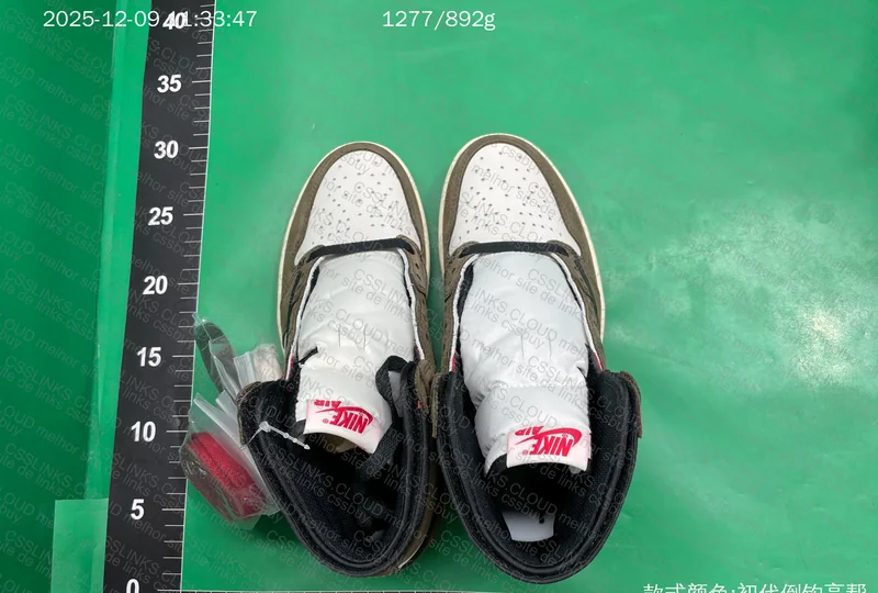Air Jordan 1 High Travis Scott