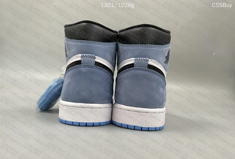 Air Jordan 1 High UNC 4