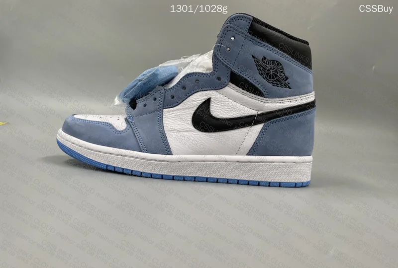 Air Jordan 1 High UNC 6