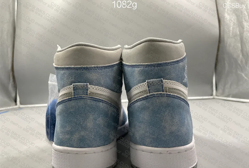 Air Jordan 1 Hyper Royal 3