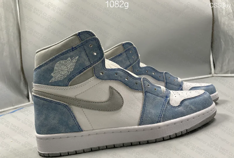Air Jordan 1 Hyper Royal 8