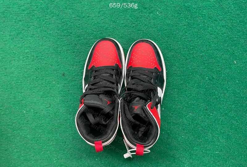 Air Jordan 1 Kids 8