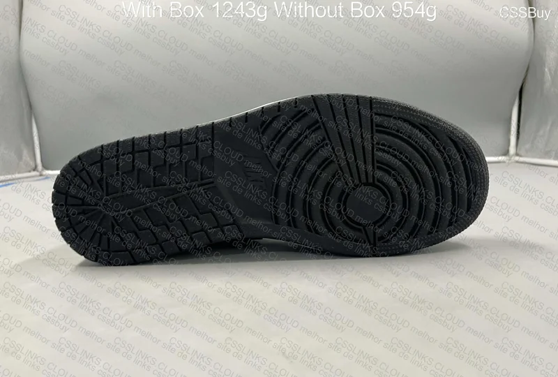 Air Jordan 1 Light Smoke Grey 4