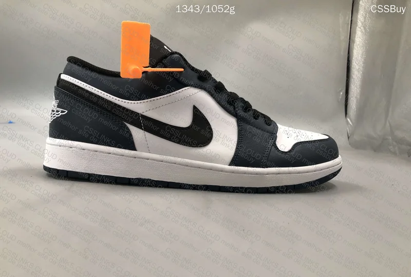 Air Jordan 1 Low 4