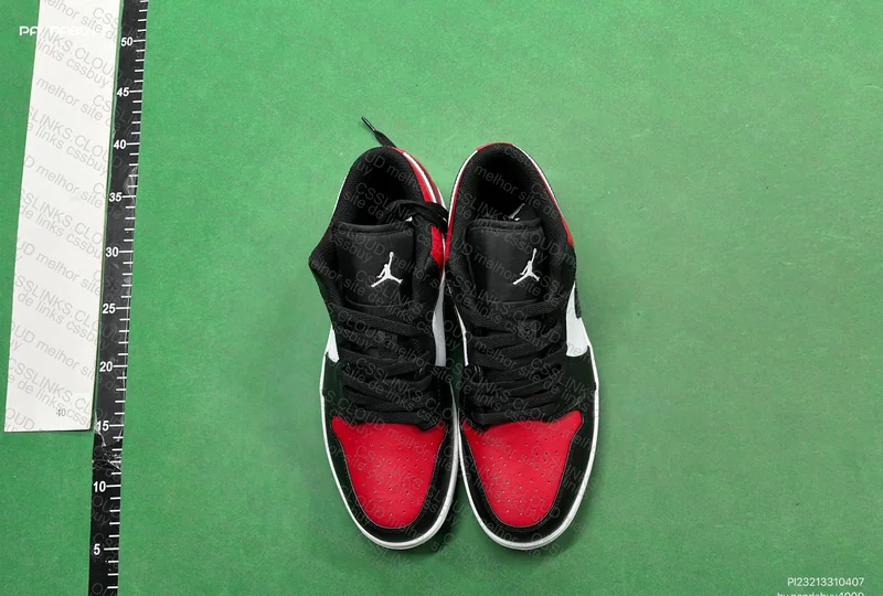 Air Jordan 1 Low 6