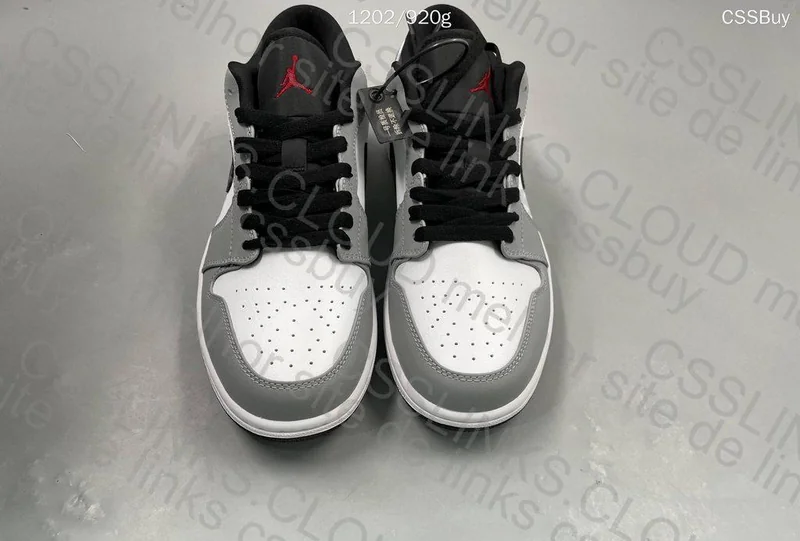 Air Jordan 1 Low 8