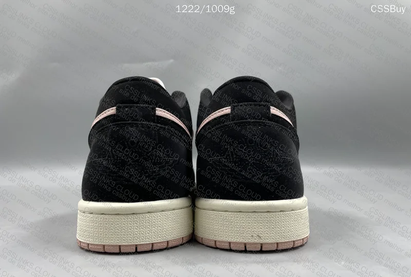 Air Jordan 1 Low 6