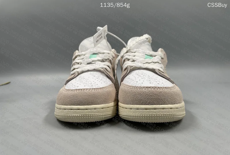 Air Jordan 1 Low 8