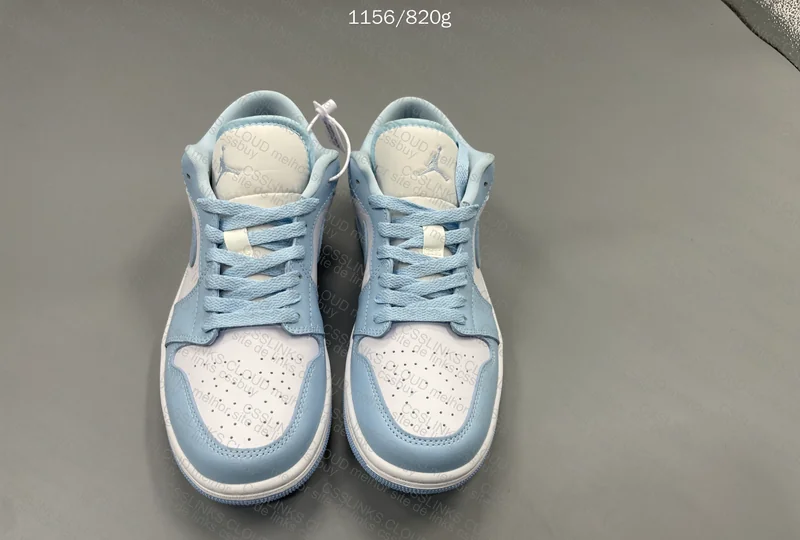 Air Jordan 1 Low 4