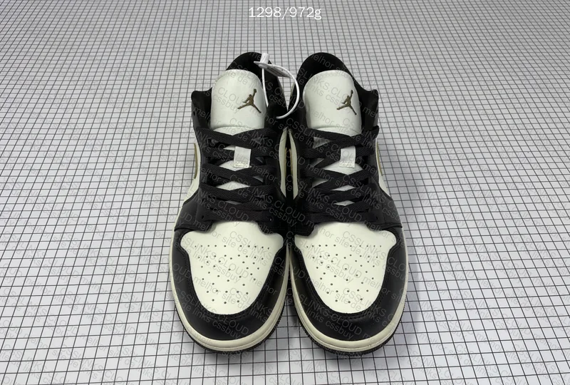 Air Jordan 1 Low 7