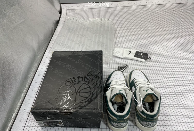 Air Jordan 1 Low 6