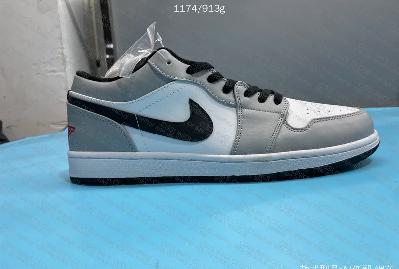 Air Jordan 1 Low