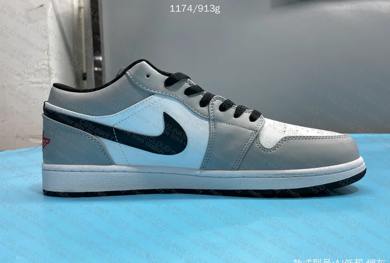 Air Jordan 1 Low 10
