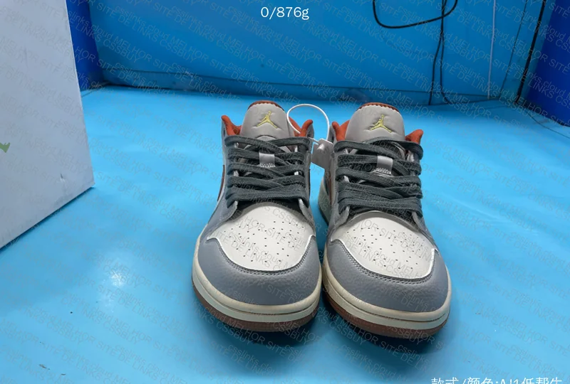 Air Jordan 1 Low 4