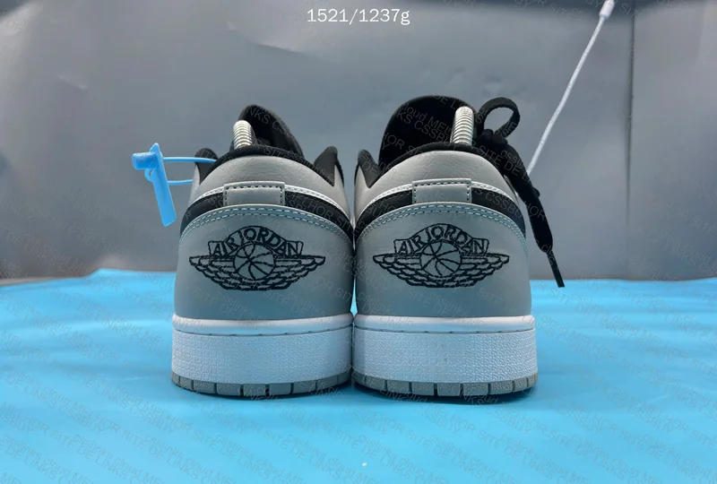 Air Jordan 1 Low 4