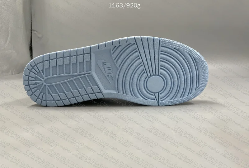 Air Jordan 1 Low Aluminium 4