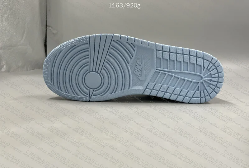 Air Jordan 1 Low Aluminium 9