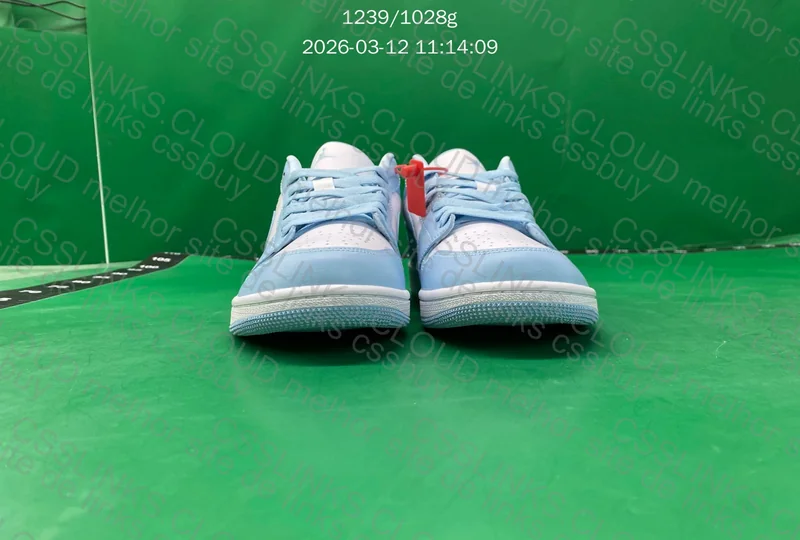 Air Jordan 1 Low Aluminum 4