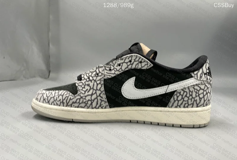 Air Jordan 1 Low - Black Cement 2