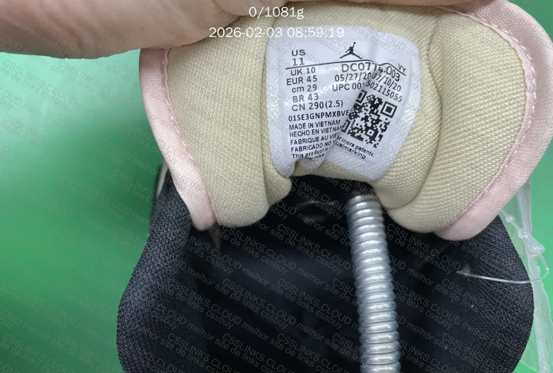 Air Jordan 1 Low Black Guava Ice 4