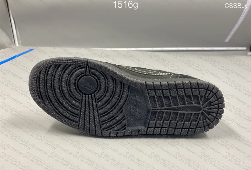 Air Jordan 1 Low Black Phantom 3