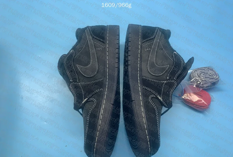 Air Jordan 1 Low Black Phantom 3