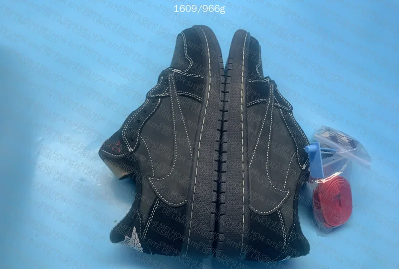 Air Jordan 1 Low Black Phantom 4