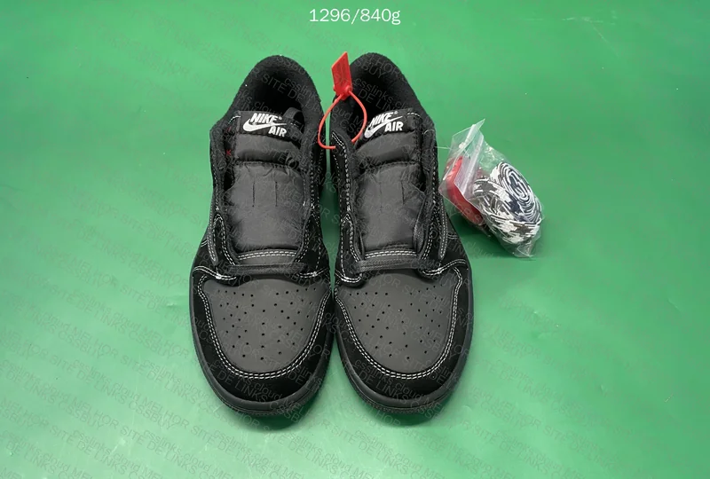 Air Jordan 1 Low Black Phantom