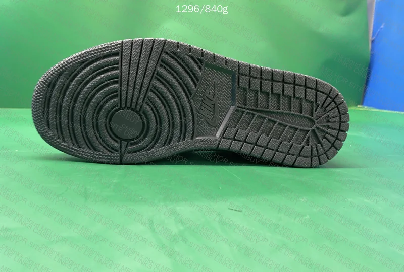 Air Jordan 1 Low Black Phantom 7