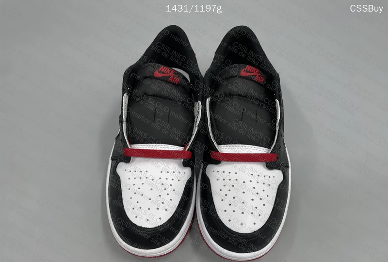 Air Jordan 1 Low 'Black Toe'