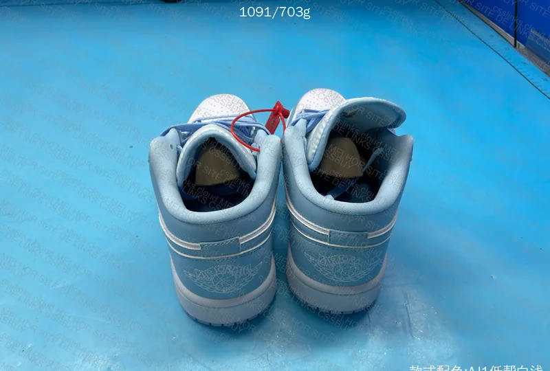Air Jordan 1 Low Blue 4