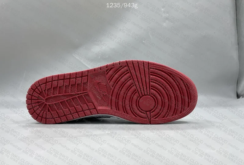 Air Jordan 1 Low Bred Toe 9