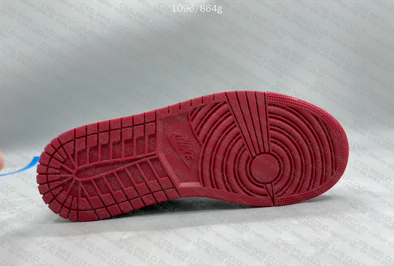 Air Jordan 1 Low - Bred Toe 5