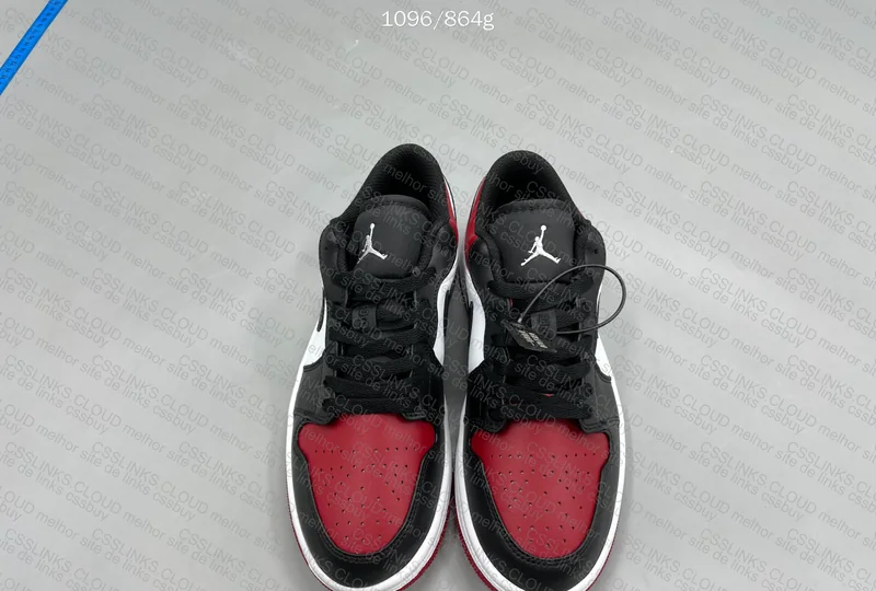 Air Jordan 1 Low - Bred Toe 9