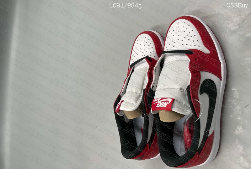 Air Jordan 1 Low Chicago