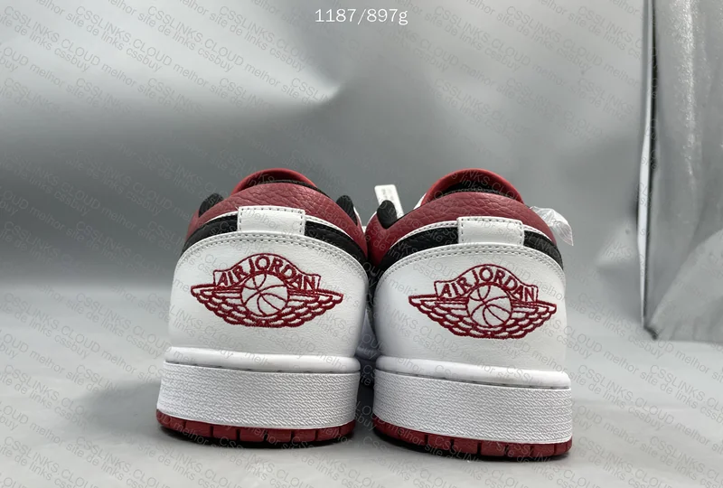 Air Jordan 1 Low "Chicago" 2