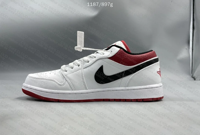 Air Jordan 1 Low "Chicago" 3
